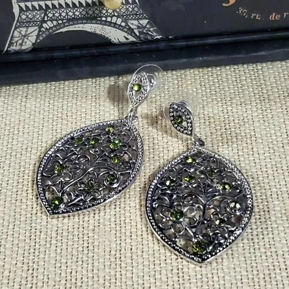Vintage Marquise Green Rhinestone Silver Filigree Earrings - Picture 6 of 9